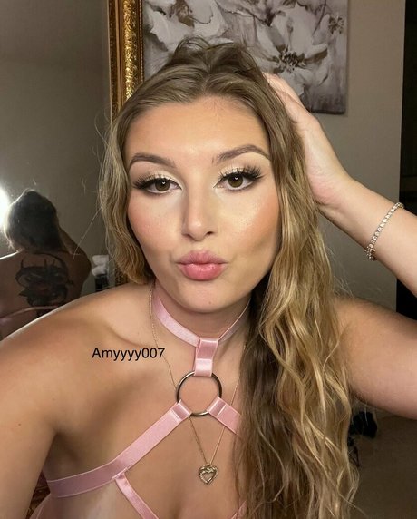 Photo nue de fuite OnlyFans de Amyyyy007