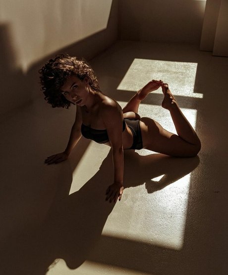 Curlywiktoria