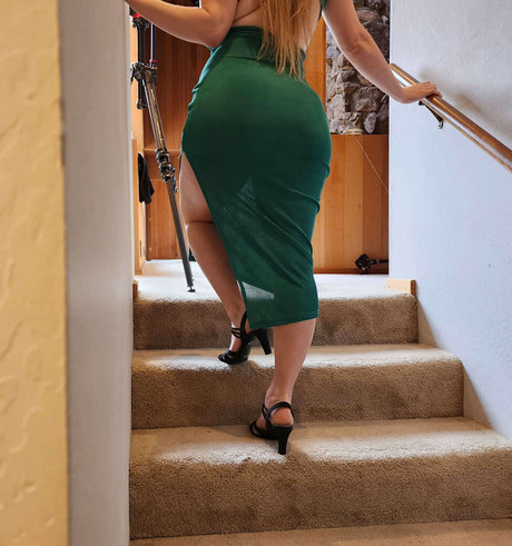 Naken lekkede OnlyFans-bilde av Xev Bellringer