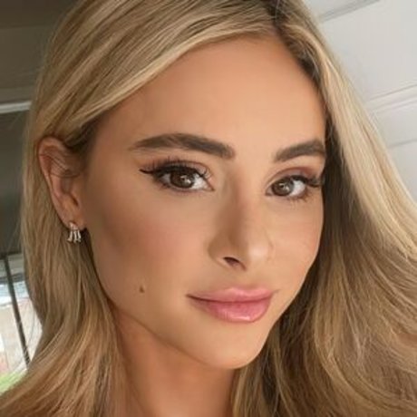 Amanda Stanton