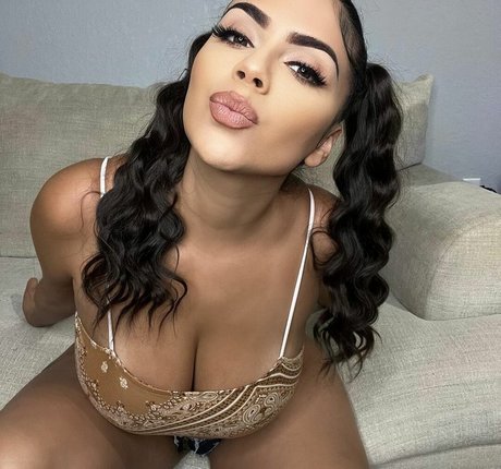 Jessenia Rebecca