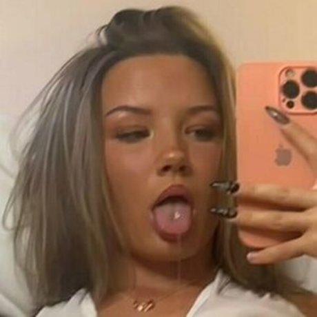 Sjsjeuejdb  nude leaked OnlyFans photo
