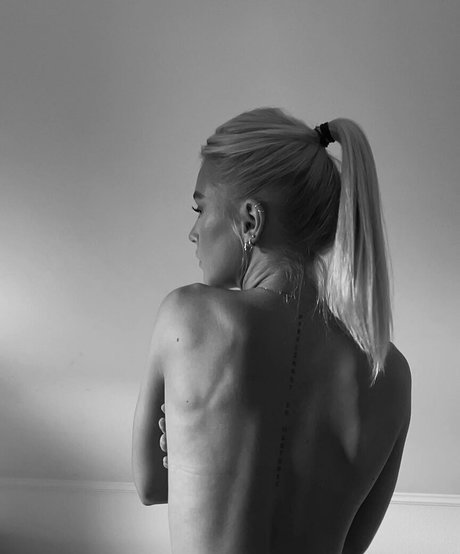 Nahá fotka uniklých OnlyFans od Itsemma18
