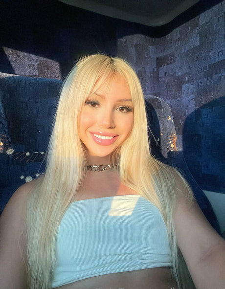Naken läckt OnlyFans-bild av Lunacats