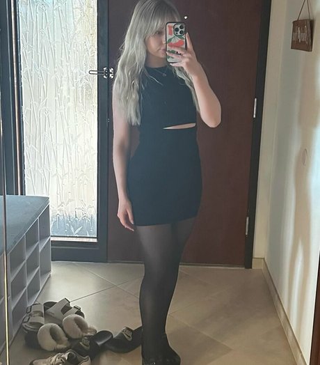 Naken lekkede OnlyFans-bilde av Sagemommy