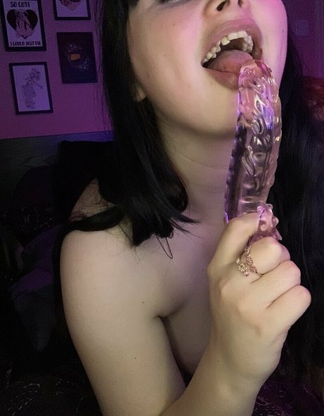 Gothicc Peach