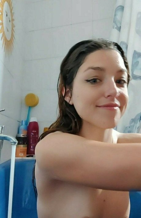 Naken läckt OnlyFans-bild av Xinxeta
