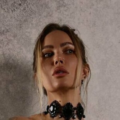 Naken läckt OnlyFans-bild av Viking Barbie