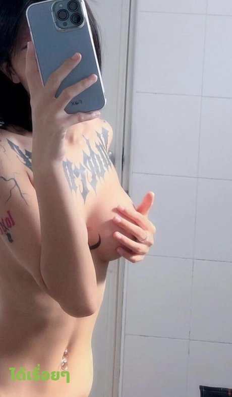 Alaston vuotanut OnlyFans-kuva Gupgiiiiift