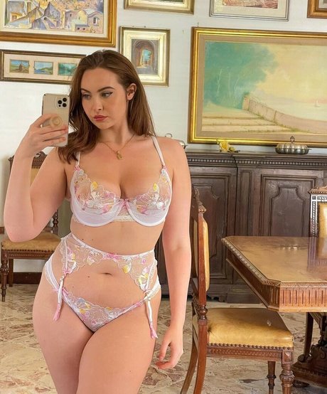 Naken läckt OnlyFans-bild av Erin Marley Klay