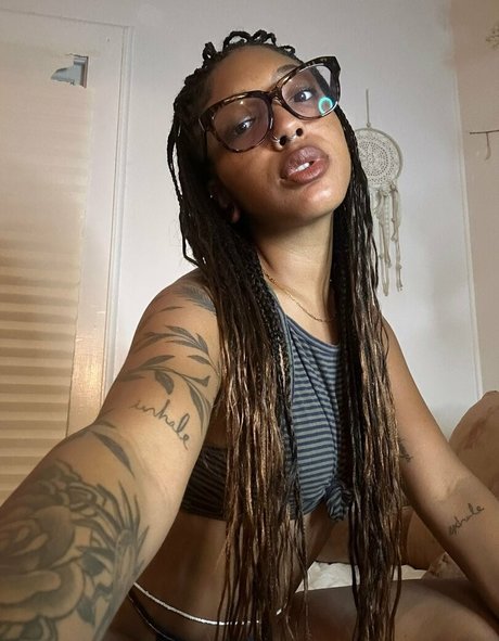 Foto di nudo di fuga di OnlyFans di Juice Box Bri