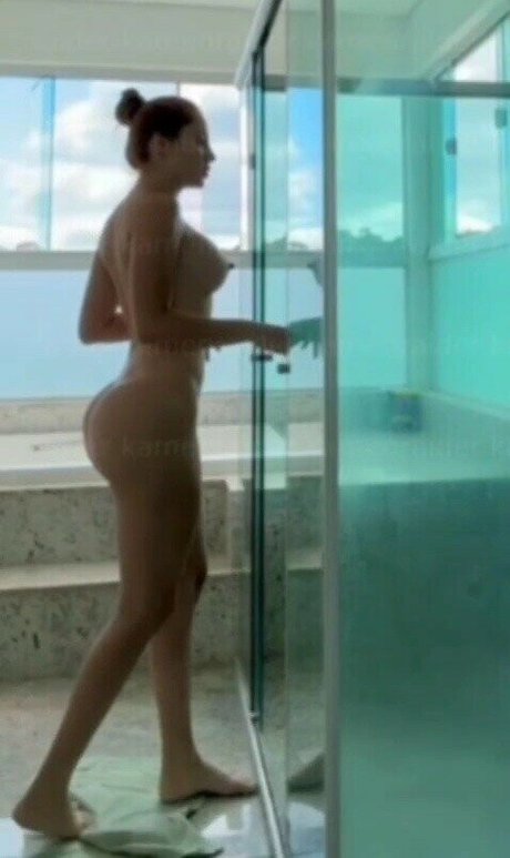 Foto di nudo di fuga di OnlyFans di Jennefer Karoline