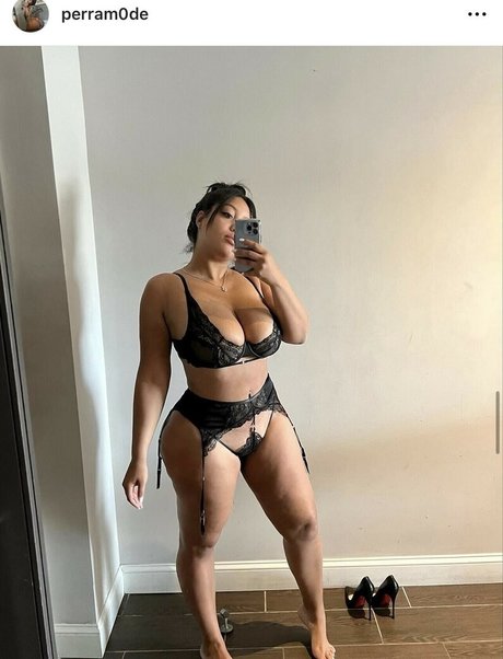 Foto nua vazada do OnlyFans de May Santana
