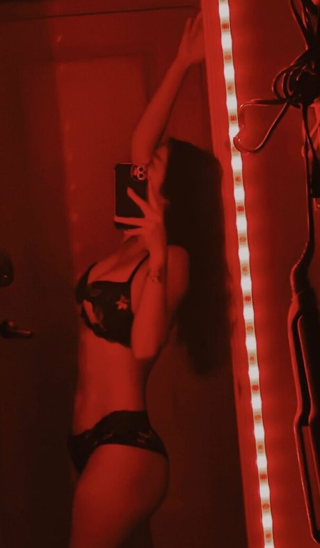Nizhoni Begaye OnlyFansリークヌード写真