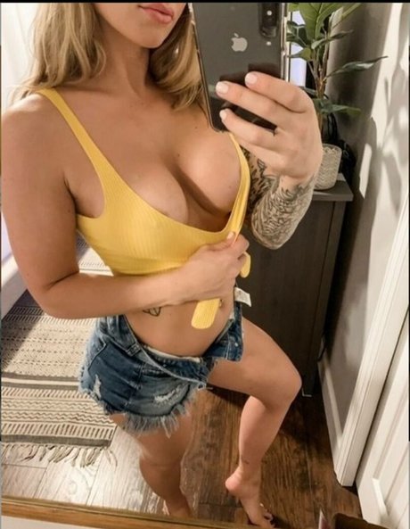 Foto nua vazada do OnlyFans de Kayla Manthey