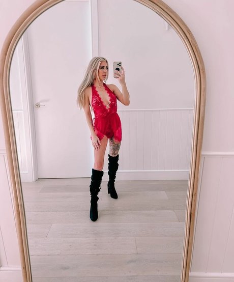 Billie Loves