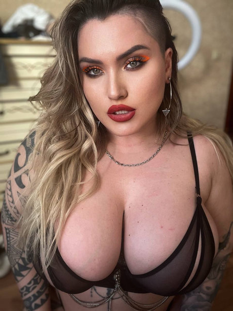 Alasti lekkinud OnlyFans-i pilt Swag Panda Twerk