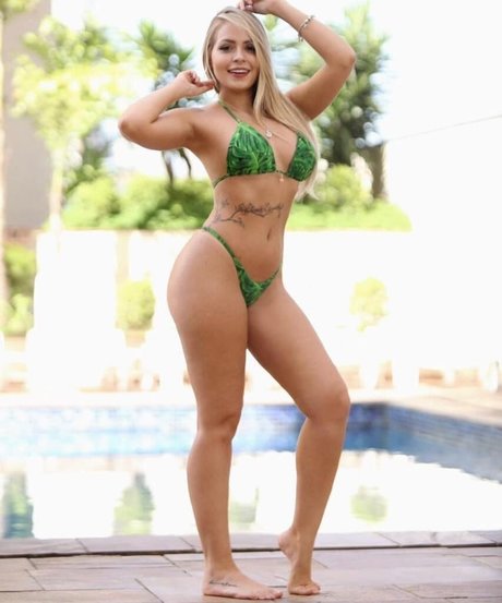 Naken läckt OnlyFans-bild av Luiza Sloty