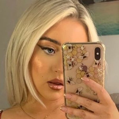 Nahá fotka uniklých OnlyFans od Cmeuncensored