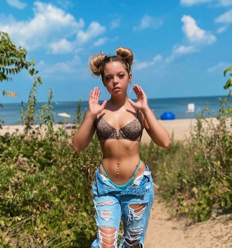 Nahá fotka uniklých OnlyFans od Tabitha Whitaker