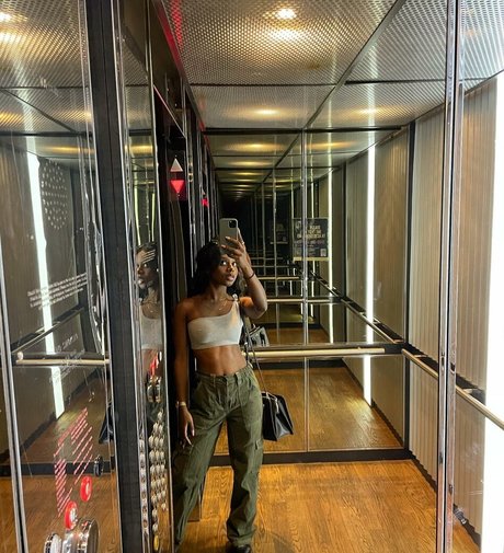 Photo nue de fuite OnlyFans de Divyaadu