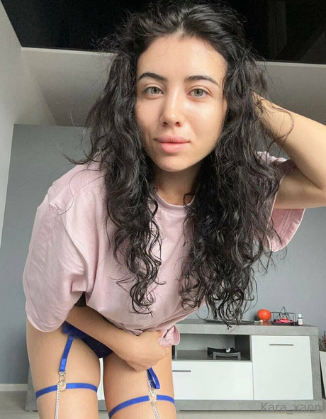 Naken läckt OnlyFans-bild av Karaxaen