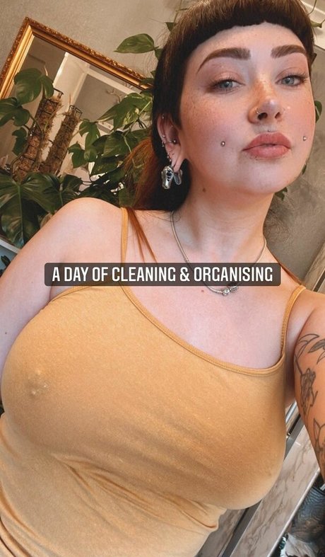 Naakte gelekte OnlyFans-foto van Danielle Hunt