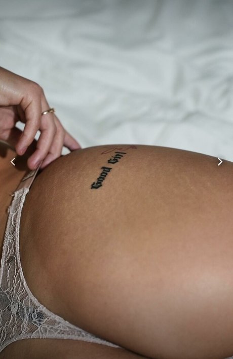 Foto nua vazada do OnlyFans de Nikola Biela
