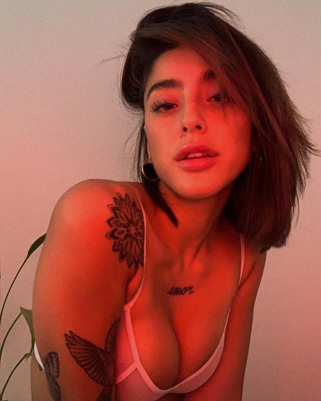 Alasti lekkinud OnlyFans-i pilt La Chilena