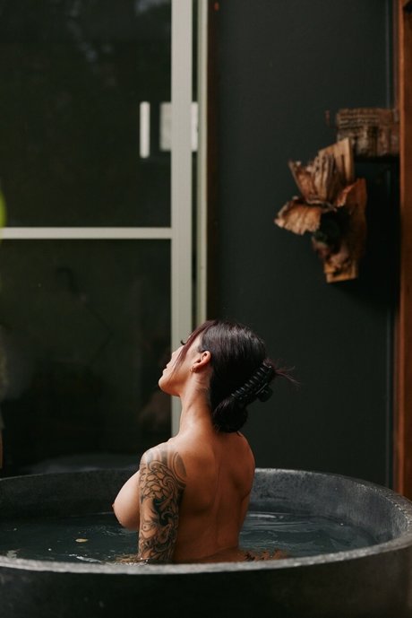 Naken läckt OnlyFans-bild av Sakineko X