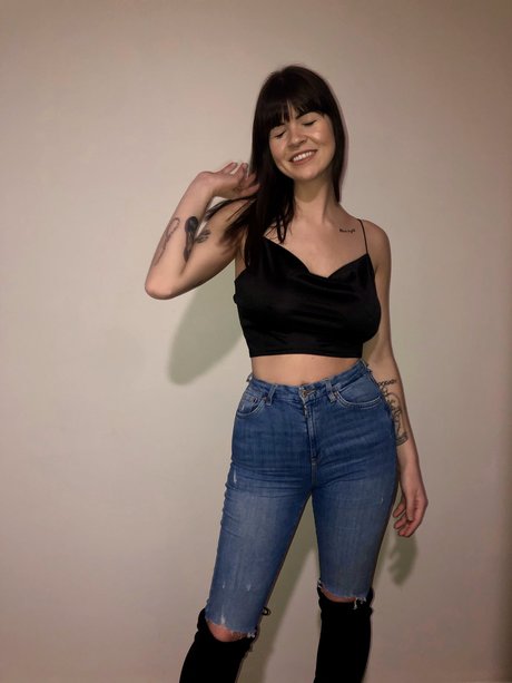 Alasti lekkinud OnlyFans-i pilt Cassbwell