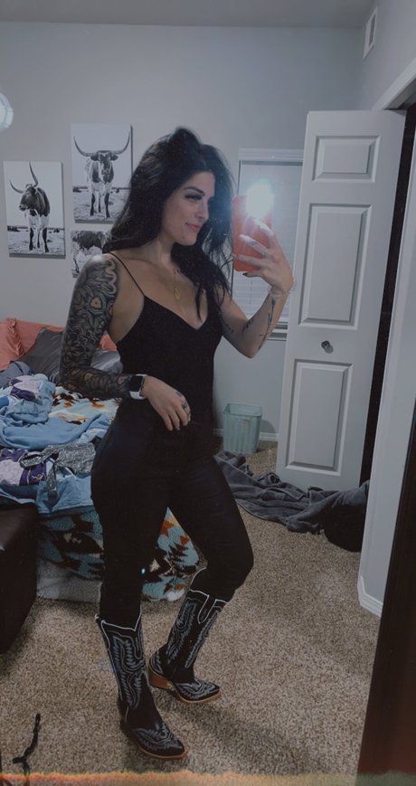 Alaston vuotanut OnlyFans-kuva Ky