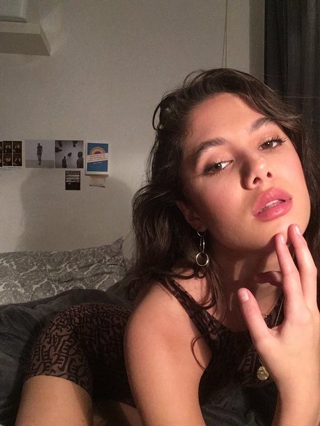 Saoirse Alicia Behzadi  nude leaked OnlyFans photo