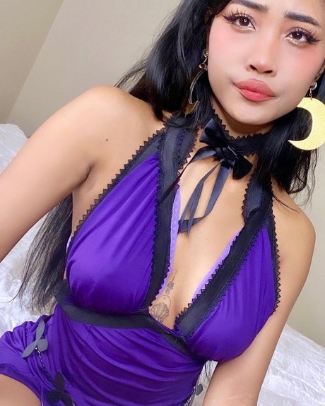 Naken läckt OnlyFans-bild av Stan Sumalee