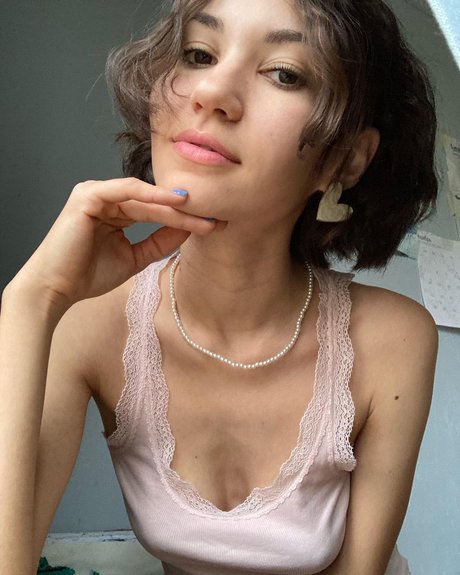 Adorable Dina