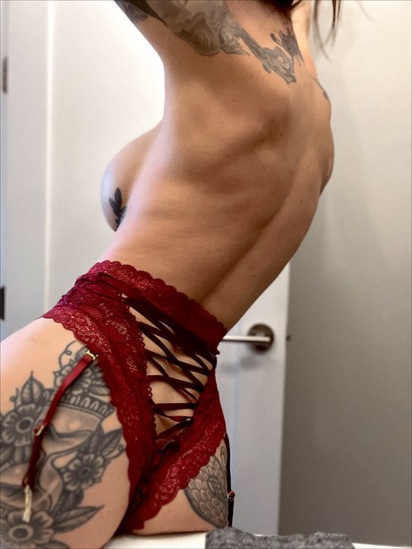 Naakte gelekte OnlyFans-foto van Shelby White