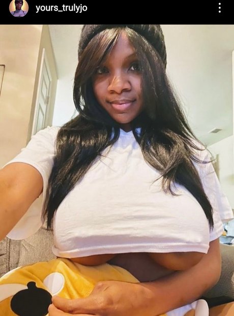 Naken lekkede OnlyFans-bilde av Yours Truly