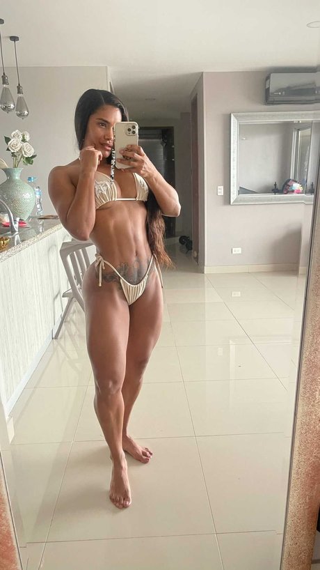 Alasti lekkinud OnlyFans-i pilt Sunny Doria Vargas