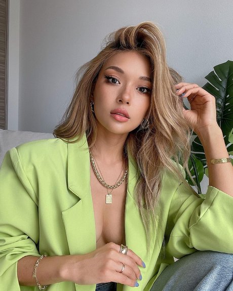 Naken läckt OnlyFans-bild av Sangyay Chen
