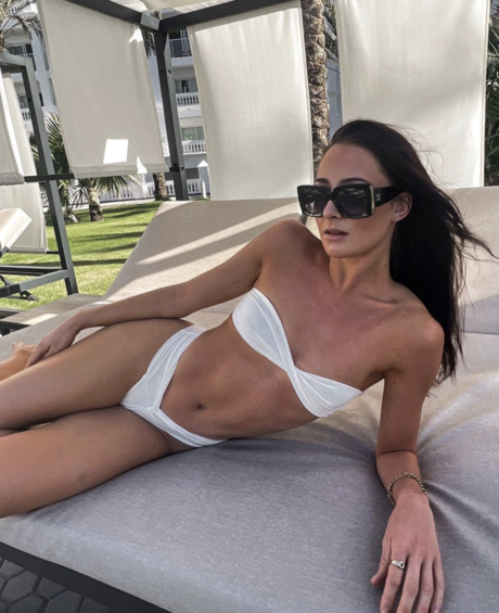 Naken lekkede OnlyFans-bilde av Olivia James Baird