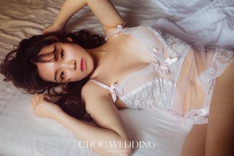 Nahá fotka uniklých OnlyFans od Queenie Lam