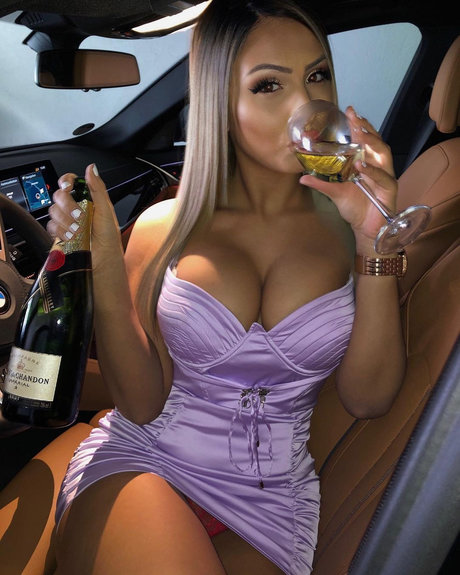 Nahá fotka uniklých OnlyFans od Vasilka Vazzzlegramm