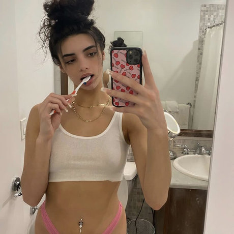 Foto nua vazada do OnlyFans de Gianna Belsito