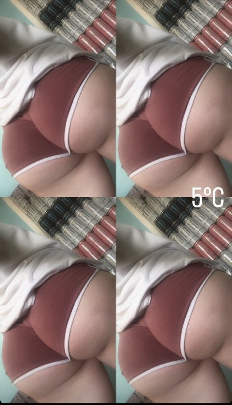Nahá fotka uniklých OnlyFans od Robyn