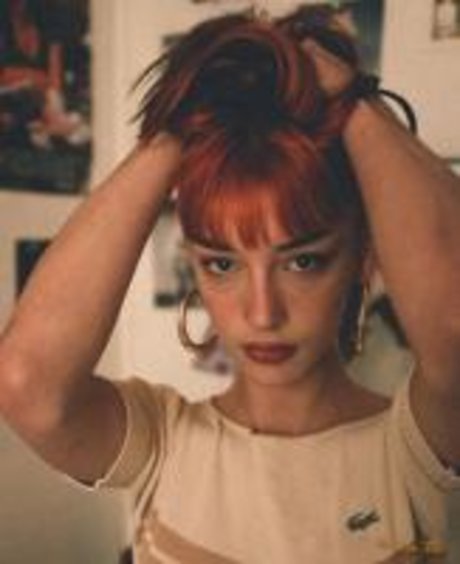 Naakte gelekte OnlyFans-foto van Roxane Eylaud