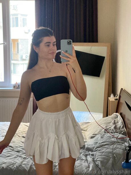Naken läckt OnlyFans-bild av Alysshan