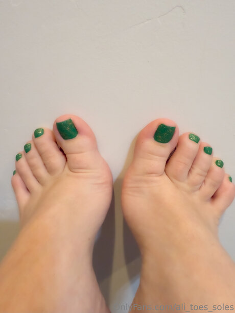 Ali Toes Soles