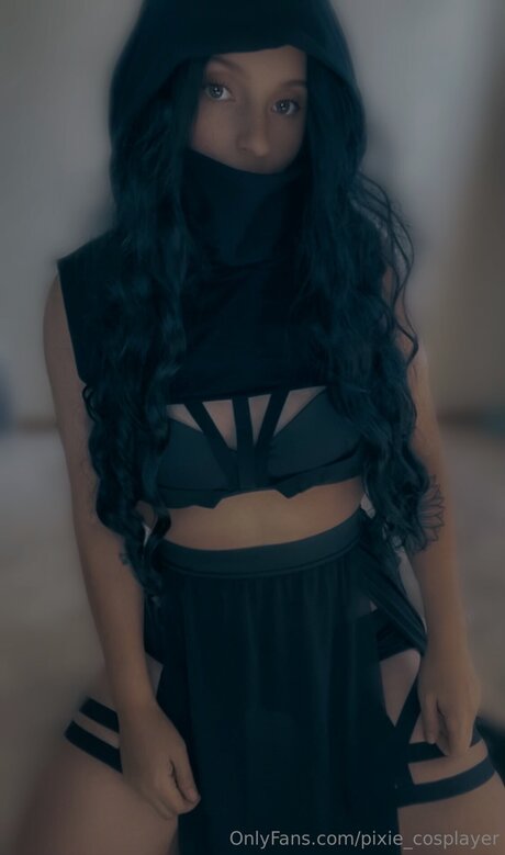 Naken läckt OnlyFans-bild av Pixie Cosplayer
