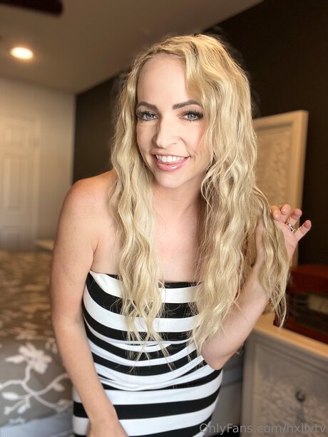 Alaston vuotanut OnlyFans-kuva Hxllytv
