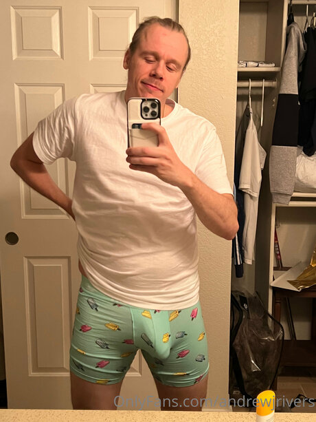 Alasti lekkinud OnlyFans-i pilt Andrewjrivers